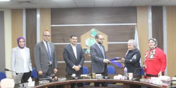 “مستثمري العاشر” توقع بروتوكول تعاون مع المركز الإقليمي لخدمات نقل الدم لدعم عمال بالمصانع