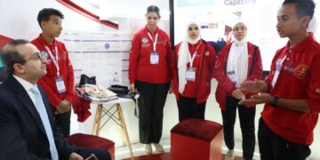  مدرسة مصر للتأمين الدولية للتكنولوجيا التطبيقية تشارك  في معرض cairo ict2024