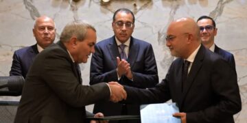 توقيع على عقد أرض مصنع جديد لتصنيع سيارات “إم جي” في مصر باستثمارات 135 مليون دولار