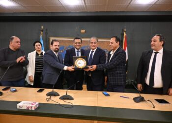 شعبة الاتصالات بنقابة الصحفيين تُكرم الإعلامي”أسامة كمال” بعد اختياره عضوًا بالهيئة الوطنية للإعلام