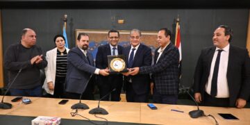 شعبة الاتصالات بنقابة الصحفيين تُكرم الإعلامي”أسامة كمال” بعد اختياره عضوًا بالهيئة الوطنية للإعلام