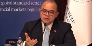 رئيس الرقابة المالية: نتمتع بريادة عالمية في تقديم إطار عمل إلزامي لإعداد التقارير عن ESG