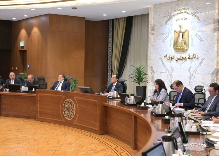 رئيس الوزراء: شركات قطاع الاعمال لديها فرص كبيرة للطرح في البورصة