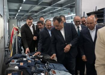 رئيس الوزراء يزور مصنع “أكاي” للملابس الجاهزة بالمنطقة الصناعية جنوب بورسعيد