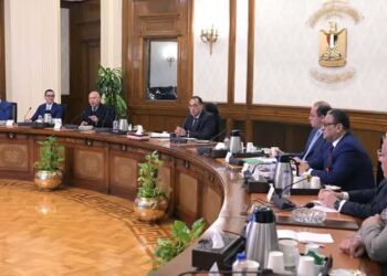 رئيس الوزراء يتابع الموقف التنفيذي للإفراج الجمركي عن البضائع و منظومة التسجيل المسبق للشحنات