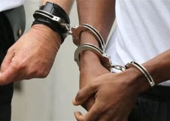 هيئة الرقابة الإدارية تلقي القبض على مدير إدارة المحلات بأحد أحياء محافظة القاهرة