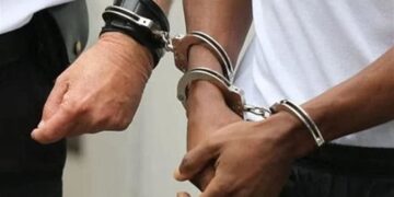 هيئة الرقابة الإدارية تلقي القبض على مدير إدارة المحلات بأحد أحياء محافظة القاهرة