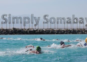 وزير الشباب والرياضة يفتتح كأس العالم للسباحة في المياه المفتوحة 2025 ب”سوما باي” للعام الثالث