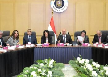 وزير الصناعة والنقل:مراجعة الرسوم المفروضة من هيئة  سلامة الغذاء على تحاليل الصادرات ومدة تطبيقها