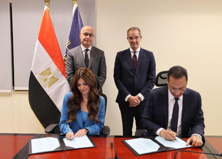 “وزير الاتصالات”يشهد توقيع مذكرة تفاهم بين وزارة الاتصالات و”مايكروسوفت مصر”
