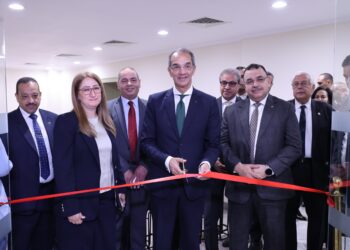 وزير الاتصالات يشهد احتفالية مرور 100 عام على اصدار أول طابع بريد تذكارى مصرى