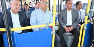 وزير الصناعة والنقل يتفقد محطات المرحلة الأولى من مشروع الأتوبيس الترددي BRT