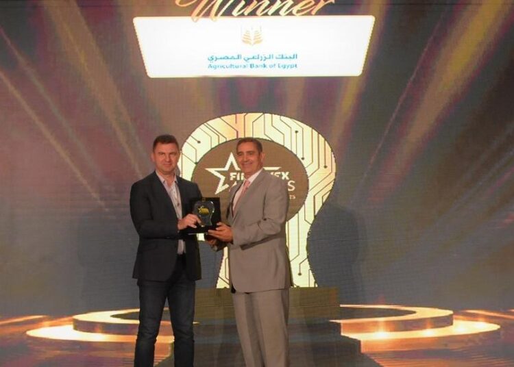 البنك الزراعي المصري يحصد جائزة التميز في الخدمات المصرفية من قمة فينوفكس شمال أفريقيا 2025