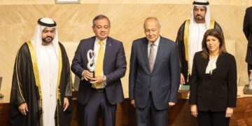 تكريم الرئيس التنفيذي والعضو المنتدب لمصرف«أبو ظبي الإسلامي- مصر»كأحد أبرز قادة الاستدامة المؤثرين في المنطقة