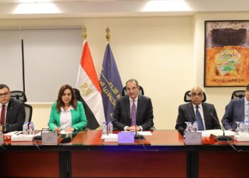 وزراء الاتصالات والاسكان والتنمية المحلية والعدل والزراعة يناقشون منظومة الرقم القومى العقارى