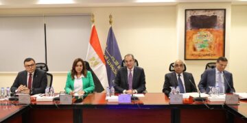 وزراء الاتصالات والاسكان والتنمية المحلية والعدل والزراعة يناقشون منظومة الرقم القومى العقارى