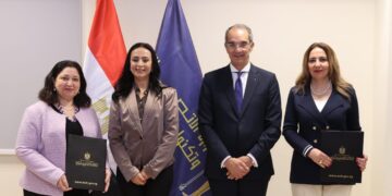 وزيرا الاتصالات والتضامن الاجتماعى يشهدان توقيع مذكرة تفاهم وبروتوكولين للتعاون