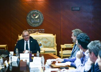 رئيس هيئة الرقابة المالية يلتقي السفير الإيطالي ويستعرض جهود تطوير القطاع المالي غير المصرفي