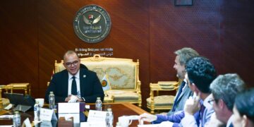 رئيس هيئة الرقابة المالية يلتقي السفير الإيطالي ويستعرض جهود تطوير القطاع المالي غير المصرفي