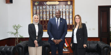 “رئيس البريد المصري” تستقبل المدير التنفيذي لبريد كوت ديفوار