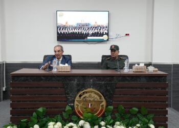 “وزير الاتصالات”يلتقى بالمتقدمين للإلتحاق بمبادرة “الرواد الرقميون”فى بداية إختبارات القبول بالعاصمة الإدارية الجديدة