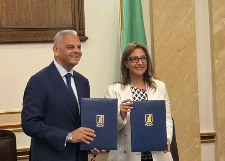 اتحاد شركات التأمين المصرية وكلية التجارة – جامعة القاهرة يوقعان بروتوكول تعاون لتأهيل الكوادر الاكتوارية