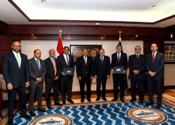 الفريق أسامة ربيع يشهد توقيع بروتوكول بين هيئة قناة السويس و”بنك مصر” للتعاون المشترك في مشروعات التطوير العقاري