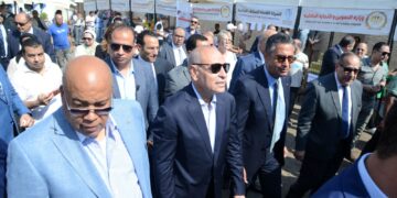 “رئيس غرفة القاهرة” يشارك في افتتاح سوق اليوم الواحد بمنطقة الجمالية لتخفيف العبء عن المواطنين