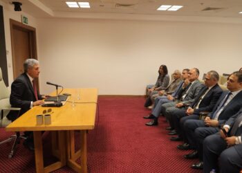 وزير السياحة يلتقي 20 سفيراً وقنصلاً عاماً من الموفدين لتمثيل مصر بالخارج