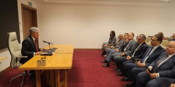 وزير السياحة يلتقي 20 سفيراً وقنصلاً عاماً من الموفدين لتمثيل مصر بالخارج