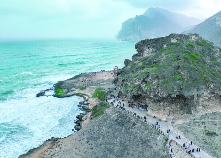 شواطئ عُمان .. وجهات سياحية جذابة في موسم الخريف