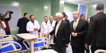  وزير التعليم العالي يفتتح المجمع الطبي لمؤسسة “تعليم” بمحافظة بني سويف