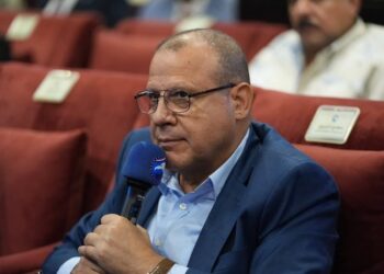 أول تعليق لـ”عمال مصر” على مقترح بدء العمل من 5 صباحًا