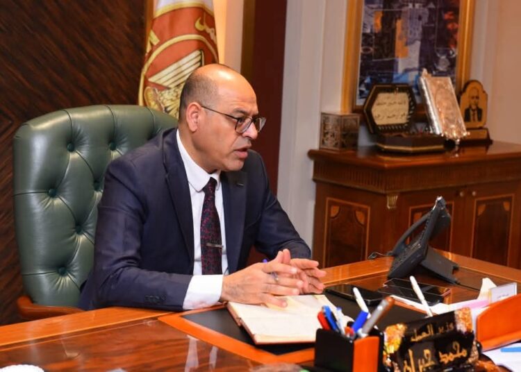 إحالة 2 من مفتشي وزارة العمل للنيابة بتهمة تلقى رشوة من شركة إلحاق عمالة