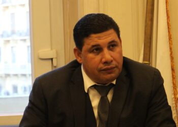 نقابة القطاع الخاص تطالب وزير العمل بحل أزمة موظفي معهد هندسة وتكنولوجيا الطيران