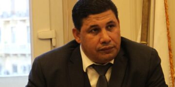 نقابة القطاع الخاص تطالب وزير العمل بحل أزمة موظفي معهد هندسة وتكنولوجيا الطيران