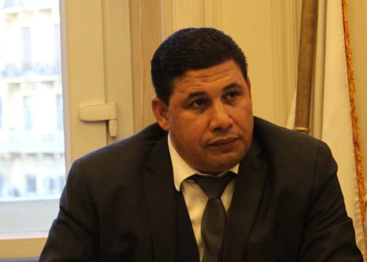 نقابة القطاع الخاص تطالب وزير العمل بحل أزمة موظفي معهد هندسة وتكنولوجيا الطيران