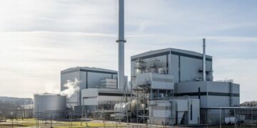 إطلاق أول مشروع وطني لتحويل النفايات إلى طاقة بسلطنة عُمان