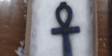 كيف نجحت وزارة الآثار في استرداد 13 قطعة أثرية من الخارج؟