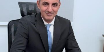 خبير  يحذر: غسيل الأموال يتطوّر ويهدد الاقتصاد العالمي بأساليب رقمية معقّدة