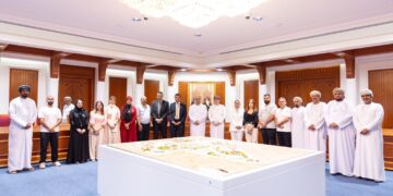 وفد إعلامي دولي يتعرف على مقومات محافظة ظفار السياحية
