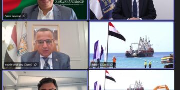 وزير الاتصالات  ووزير الاقتصاد الرقمى الأردنى يشهدان عملية إنزال الكابل البحرى “كورال بريدج” فى مدينة طابا