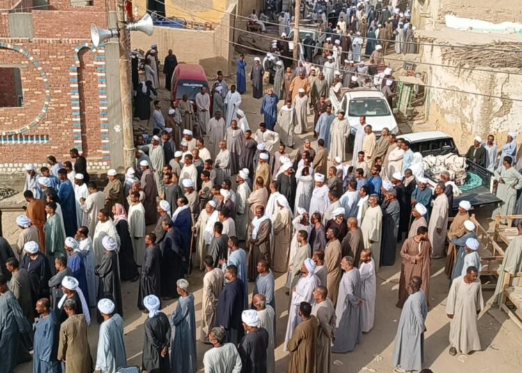 تشييع جثمان الشيخ تقادم الشريف أقدم رئيس لجنة مصالحات بالصعيد