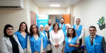 بنك قناة السويس يتبرع بأسرة طبية كهربائية لمستشفى عبلة الكحلاوي لعلاج الزهايمر