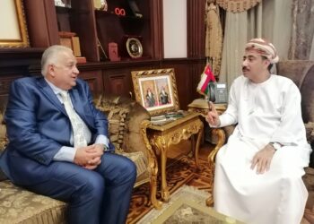 سفير عمان يبحث مع رئيس “هالون العالمية” فرص الاستثمار بسلطنة عمان