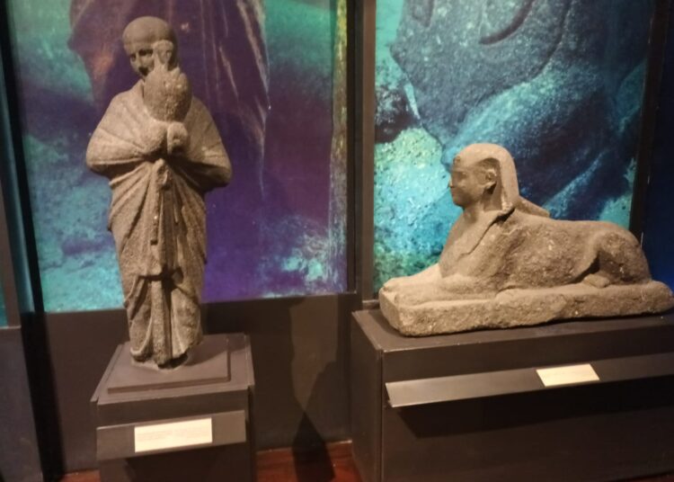 أول صور لمعرض الآثار الغارقة بمتحف الإسكندرية القومي عقب افتتاحه