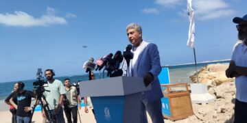 وزير السياحة يكشف عن أفكار لمشروعات سياحية تحت المياه