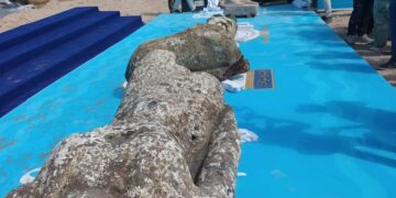 فرعونية ويونانية.. انتشال 4 قطع أثرية من البحر بالإسكندرية -صور