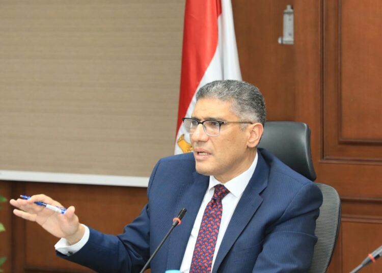 توجيهات مشددة من محافظ الجيزة بشأن إزالة التعديات وتقنين أراضي الدولة