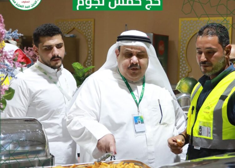 المطوف علاء محضر يعلق على تبديل الحج البري بالطيران